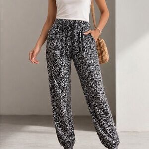 Molly Bracken Black & White Printed Jogger Pants M